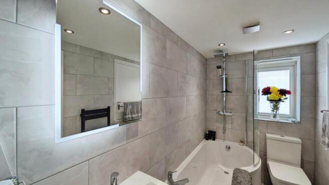 2 bed Semi-Detached for sale Image 8