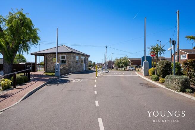 Creek Road, Canvey Island, SS8 photo 4