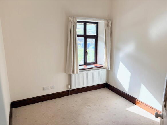 3 bed Semi-Detached to rent Image 11