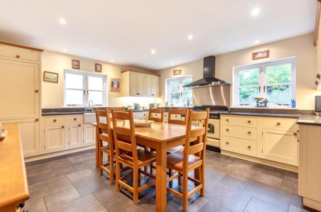 Kitchen/Breakfast Rm