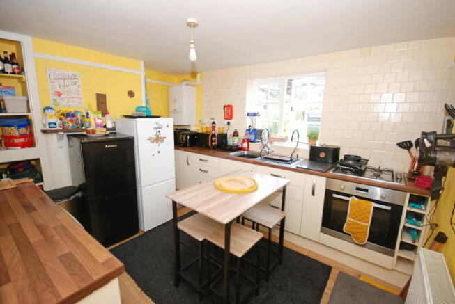 Kitchen/Breakfast...