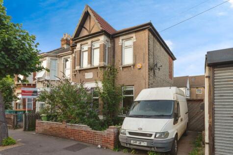 Meanley Road, London, E12