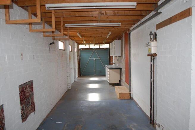 GARAGE/WORKSHOP