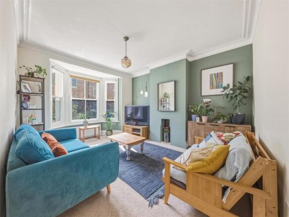 Living room (3).jpg