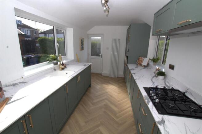 3 bed Semi-Detached for sale Image 4