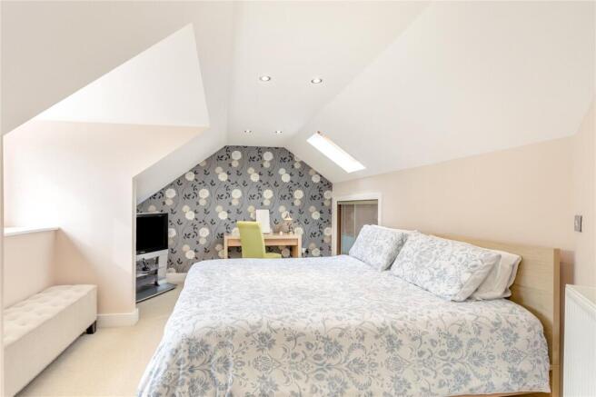 4 bed Detached for sale Image 11