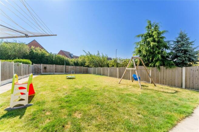 4 bed Detached for sale Image 11