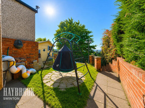 4 bed Semi-Detached for sale Image 12