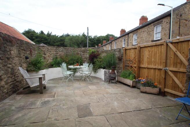 Court yard.JPG