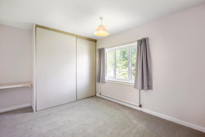 4 bed Detached for sale Image 6