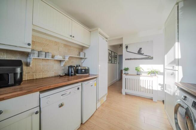 4 bed Semi-Detached Bungalow for sale Image 7