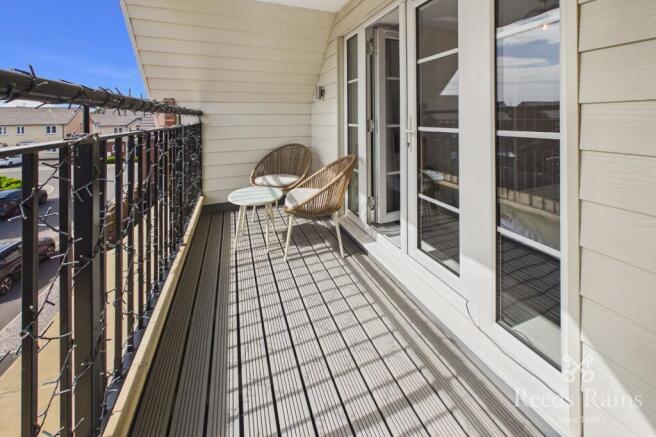 3 bed Semi-Detached for sale Image 8