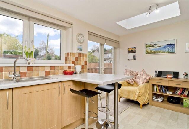 Kitchen/Dining Area