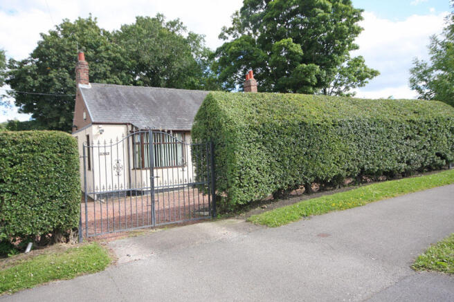 Gated Frontage