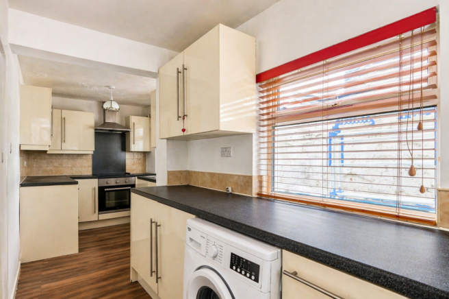 2 bed Terraced for sale Image 5
