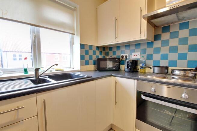 2 bed Flat for sale Image 4