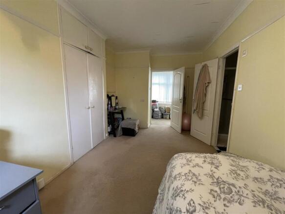 BEDROOM 2