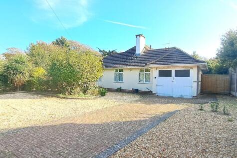 33 Seaward Avenue Barton on Sea New Milton Hampshire BH25 7HN