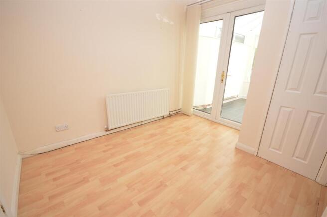 Kitchen / Dining Area
