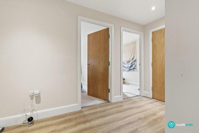 2 bed Flat for sale Image 8