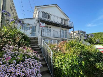 Headland Road, Carbis Bay, St Ives - Close to the beach
