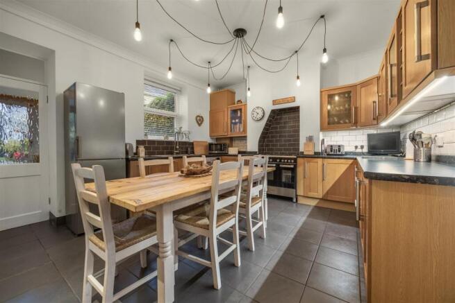 Kitchen Diner 2.jpg