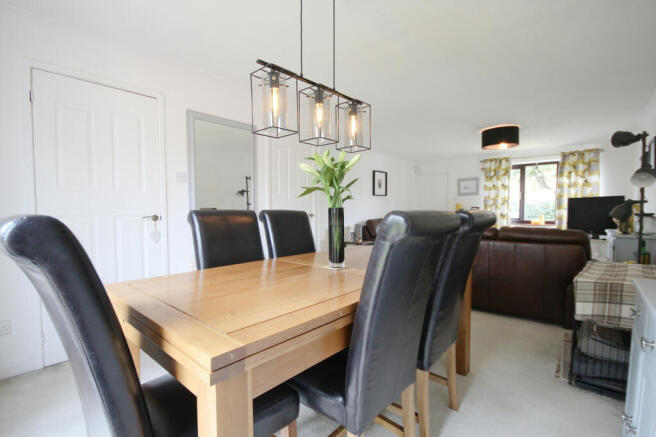 Lounge/Dining Room