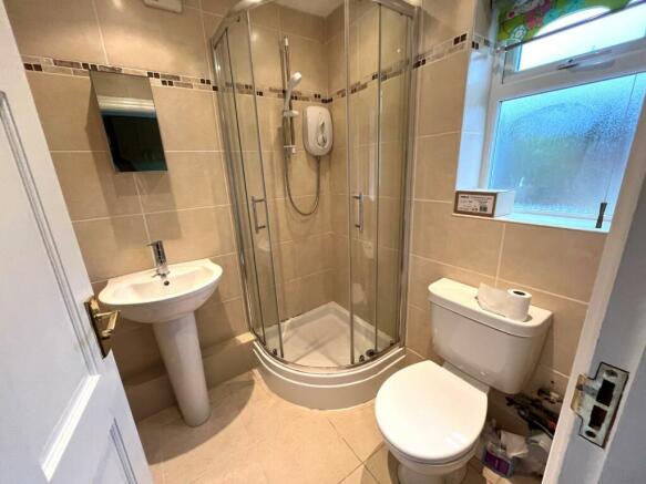Downstairs shower room - Copy.jpg