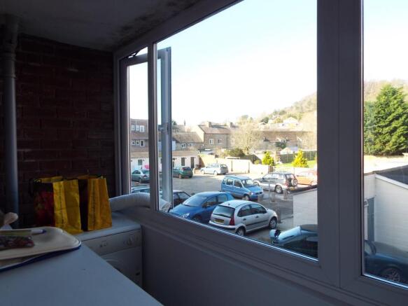 Rear enclosed balcon