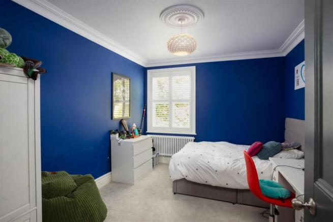 5 bed Semi-Detached for sale Image 9