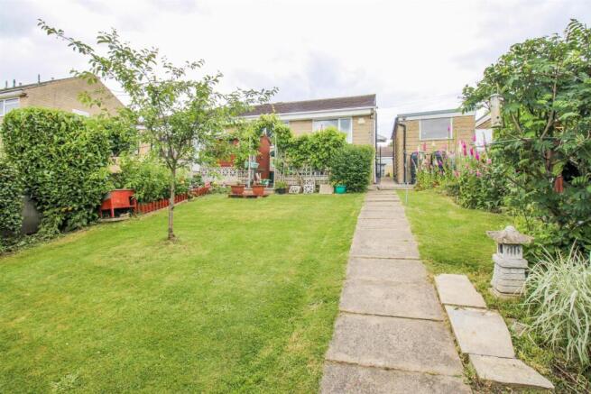 2 bed Semi-Detached Bungalow for sale Image 11