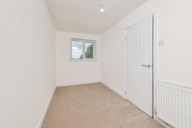 3 bed Terraced for sale Image 8