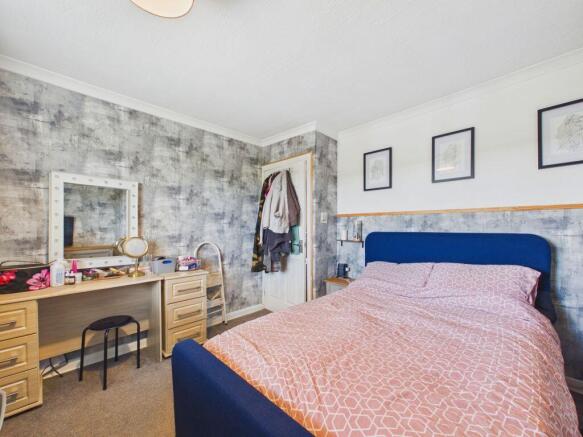 3 bed Terraced for sale Image 12