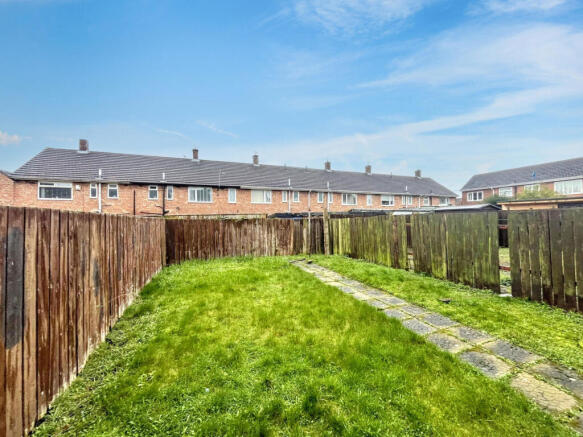 3 bed Terraced for sale Image 11