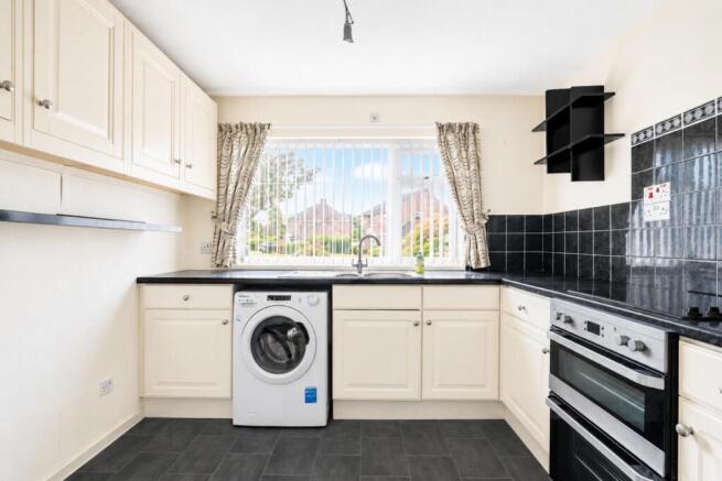 2 bed Detached Bungalow for sale Image 5