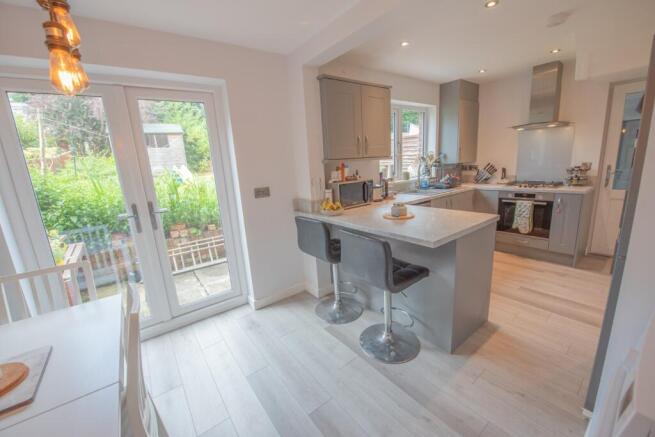 3 bed Semi-Detached for sale Image 7