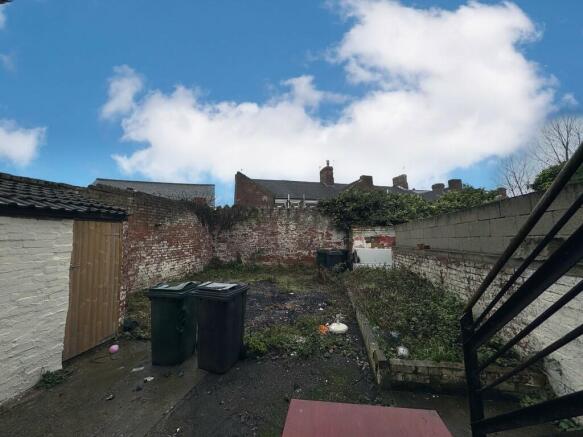2 bed Flat for sale Image 4
