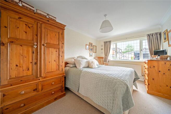 4 bed Bungalow for sale Image 5