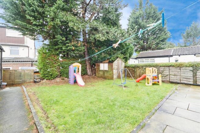 4 bed Semi-Detached for sale Image 4
