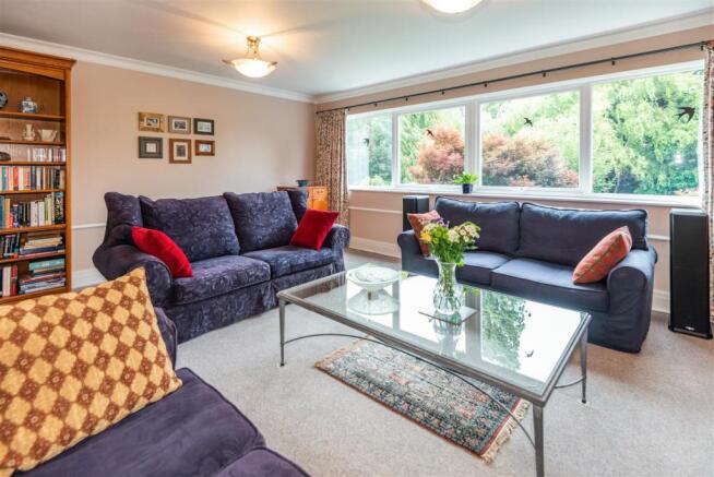 8523019-interior12.jpg