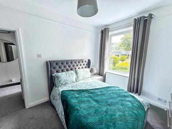 3 bed Terraced for sale Image 10