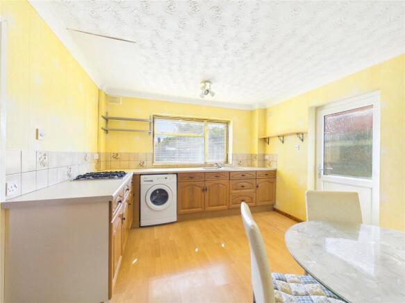 Broadfield Crescent, Fernhill Heath, Worcester, Worcestershire, WR3 photo 4