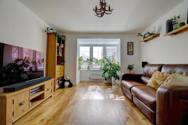 Lounge (straight)