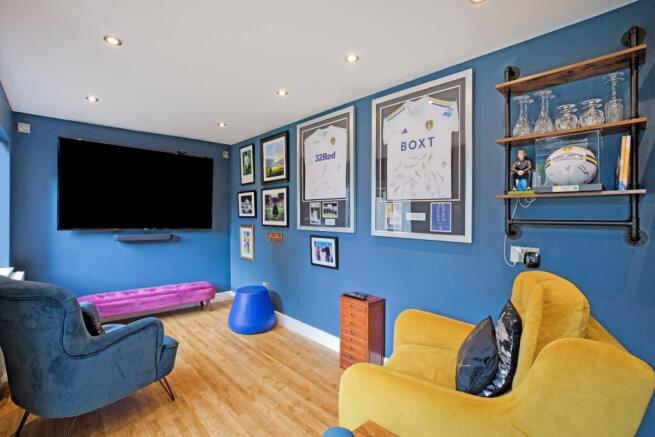 4 bed Detached for sale Image 5