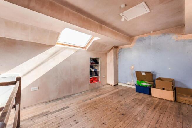 3 bed Terraced for sale Image 12