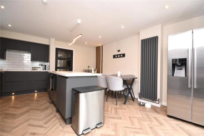 4 bed End of Terrace to rent Image 4