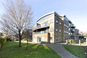 Flat 32, 9 Lanherne House, The Downs, London SW20 8JG