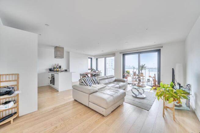 1389334-10-694039...