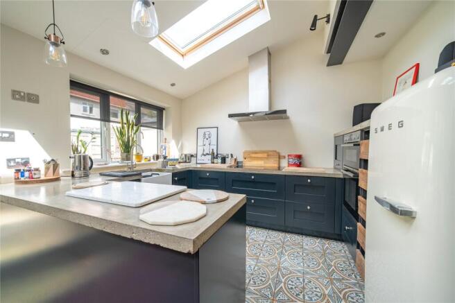 3 bed Semi-Detached for sale Image 12
