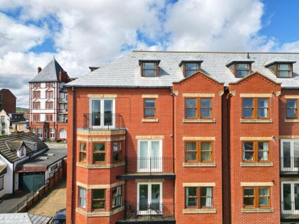 2 bed Apartment for sale Image 12